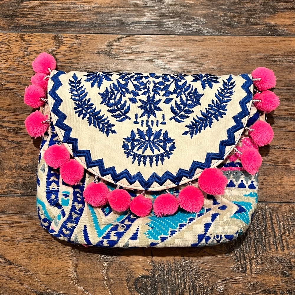 Embroidered Pom Pom Clutch 💕💙
